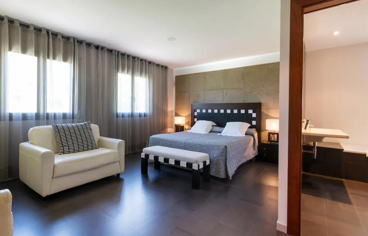 Hotel Restaurant Cal Petit Oliana