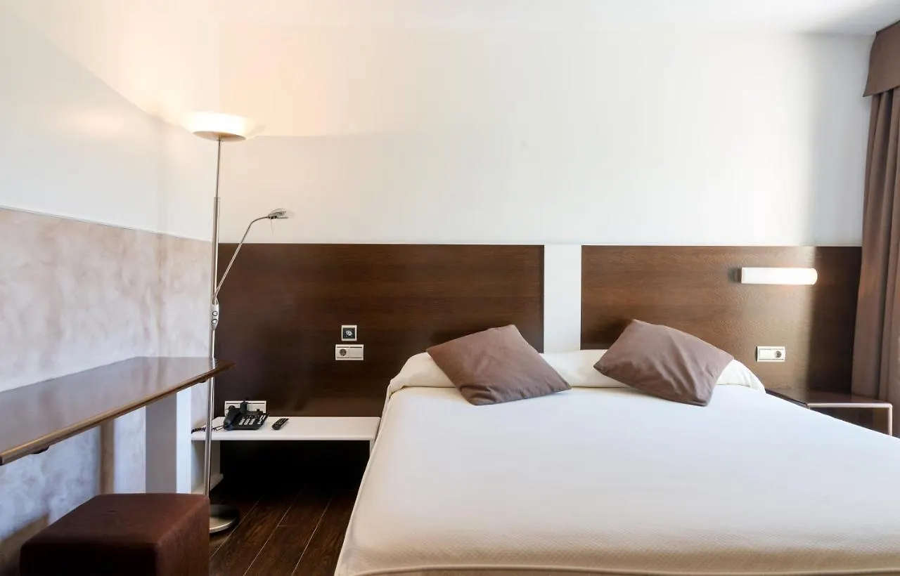 Hotel Restaurant Cal Petit Oliana